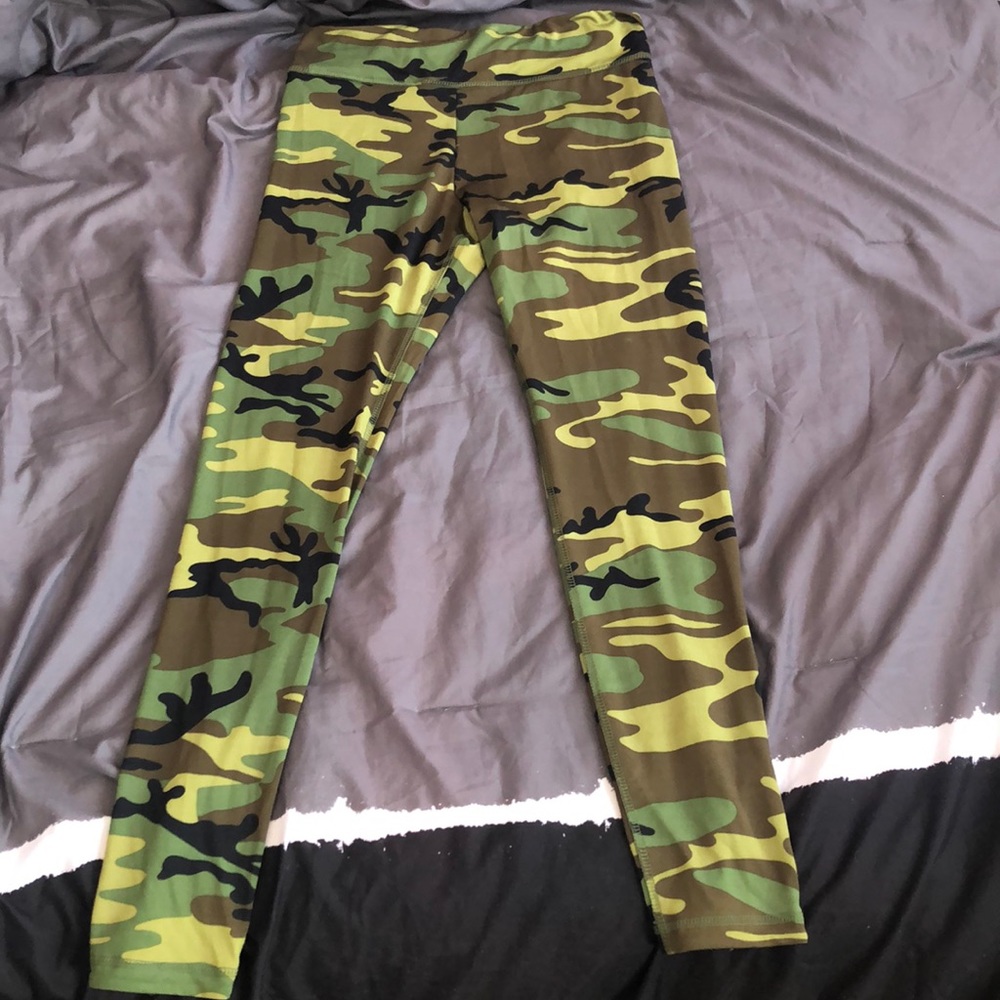 camo leggings